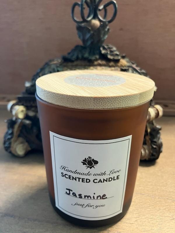 Jasmine Scented Candle: Strong Scent, Long Lasting