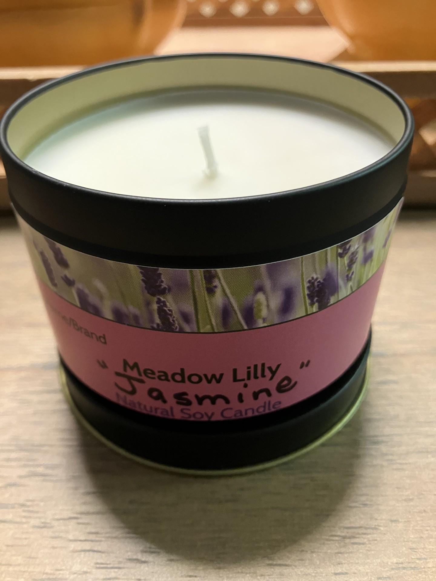 Jasmine Scented Candle: Strong Scent, Long Lasting